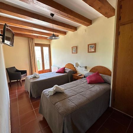 Hostal Centre Del Montsec Llimiana Экстерьер фото